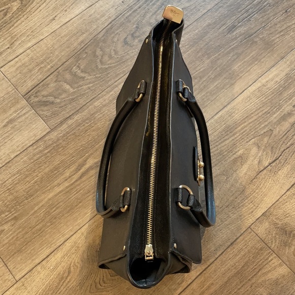 💯 Coach Stunning Black Leather Purse with Gold Accents! 😍😍😍 - Picture 6 of 17